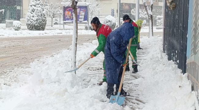 Karaköprü Belediyesi Karla Mücadelede Seferber Oldu