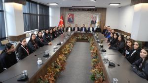 Şampiyon Takımdan Başkan Canpolat'a Ziyaret