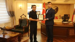 Şanlıurfa’da Görev Yapan Komiser Uça’ya Hizmet Plaketi