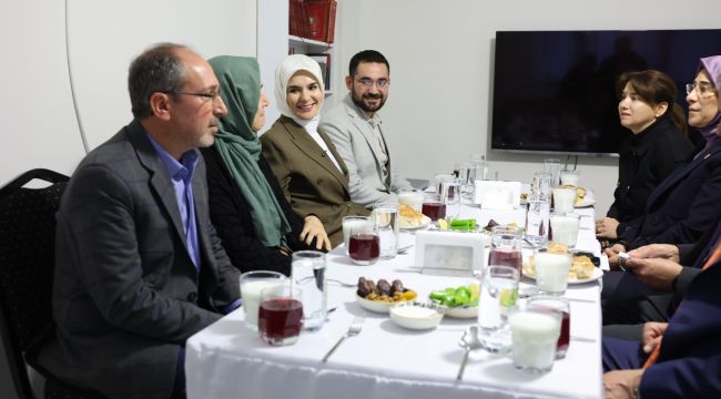 Bakan Göktaş, Şanlıurfa’da yeni yuvalarına kavuşan ailenin iftar sofrasına misafir oldu