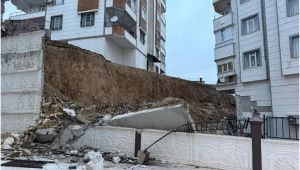 Batıkent’te İstinat Duvarı Çöktü: 15 Kişi Güvenli Şekilde Tahliye Edildi