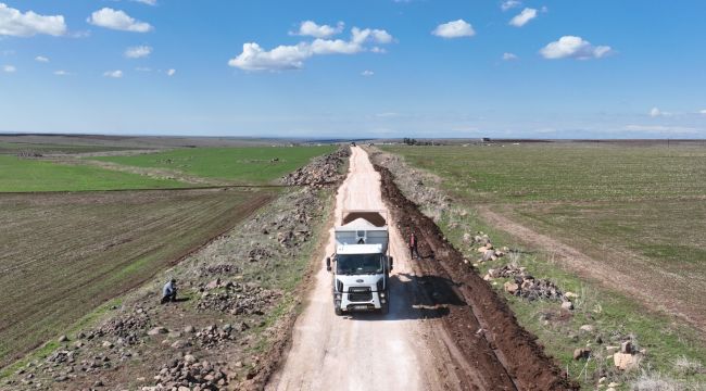 Büyükşehir Belediyesi, Siverek Kırsalında Yol Konforunu Artırıyor