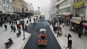 Divanyolu Yayalaştırma Projesinde Asfalt Serimi Başladı