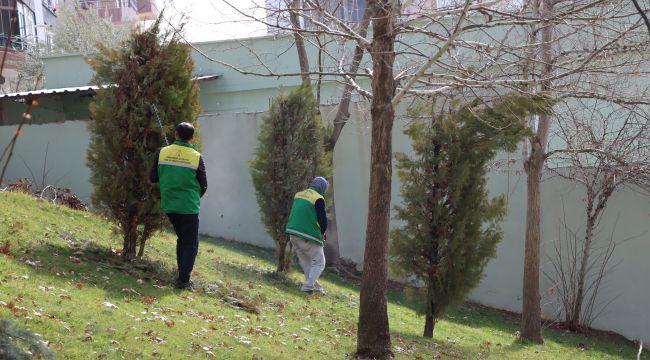 Karaköprü’de Parklarda Yaz Hazırlığı