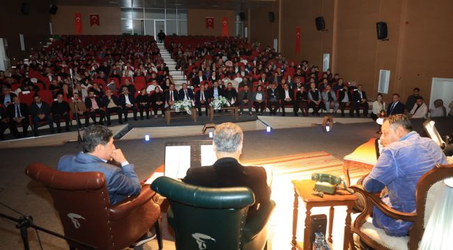 Karaköprü’de Şiir Akşamı Yoğun İlgi Gördü