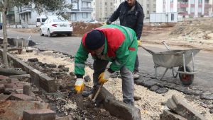 Karaköprü’de Yol ve Kaldırım Çalışmaları Aralıksız Sürüyor