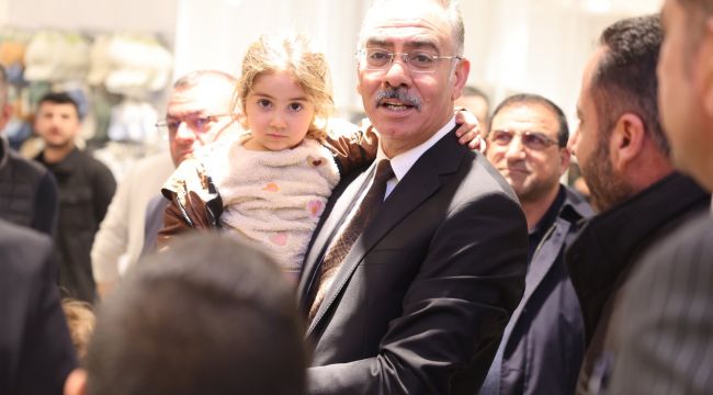 Babaları Gibi Nazlarını Çekiyor