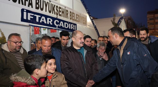 Başkan Gülpınar, İftar Çadırında Vatandaşlarla Buluştu