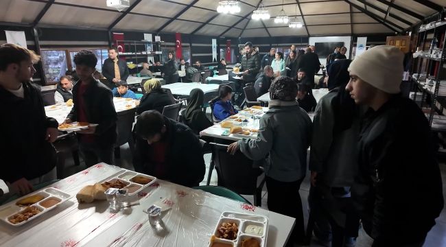 Eyyübiyeliler Aynı Sofrada Aynı Duada Buluşuyor