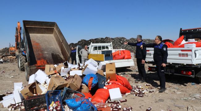 Haliliye’de Zabıta Ekipleri 5 Ton Buzuk Gıda Ele Geçirdi