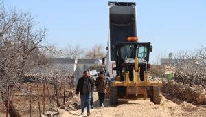 Karaköprü’de Kırsal Yollarda Çalışmalar Sürüyor