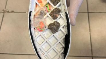 Ayakkabı Tabanında Uyuşturucu Ele Geçirildi