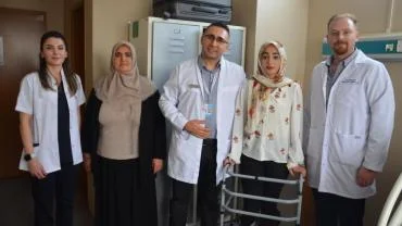 Şanlıurfa’da Bir İlk: Genç Hastanın Kalçasına Damarlı Kemik Nakli Yapıldı