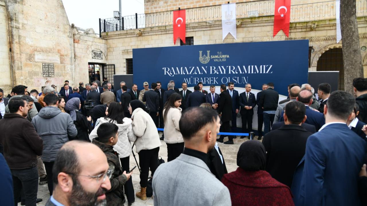 Valiliğin Bayramlaşma Programına Katılım Yoğun Oldu