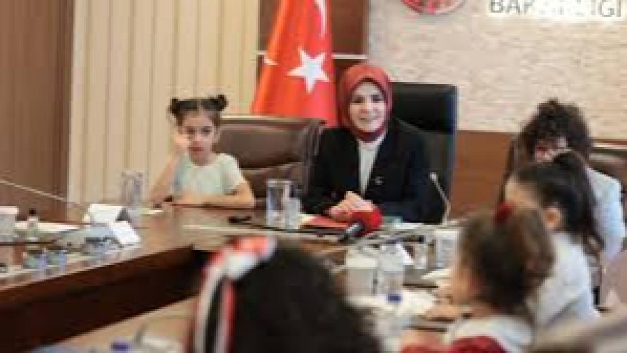 Bakan Göktaş, 23 Nisan dolayısıyla dolayısıyla şehit ve gazi çocuklarını ağırladı