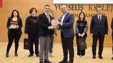 Başkan Nihat Çiftçi, Gençlerle Tecrübelerini Paylaştı