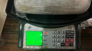 Birecik’te Uyuşturucu Operasyonu: 1 Kilo 222 Gram Esrar Ele Geçirildi