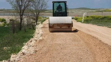 Büyükşehir, 14 Kilometrelik Grup Yolunu Asfaltla Buluşturuyor