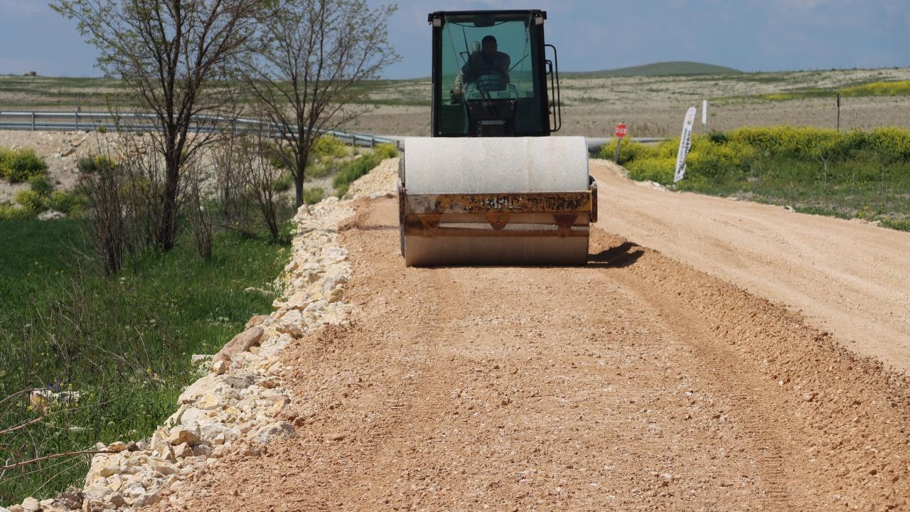 Büyükşehir, 14 Kilometrelik Grup Yolunu Asfaltla Buluşturuyor