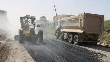 Büyükşehir Belediyesi, Bozuk Yolları Onarıyor