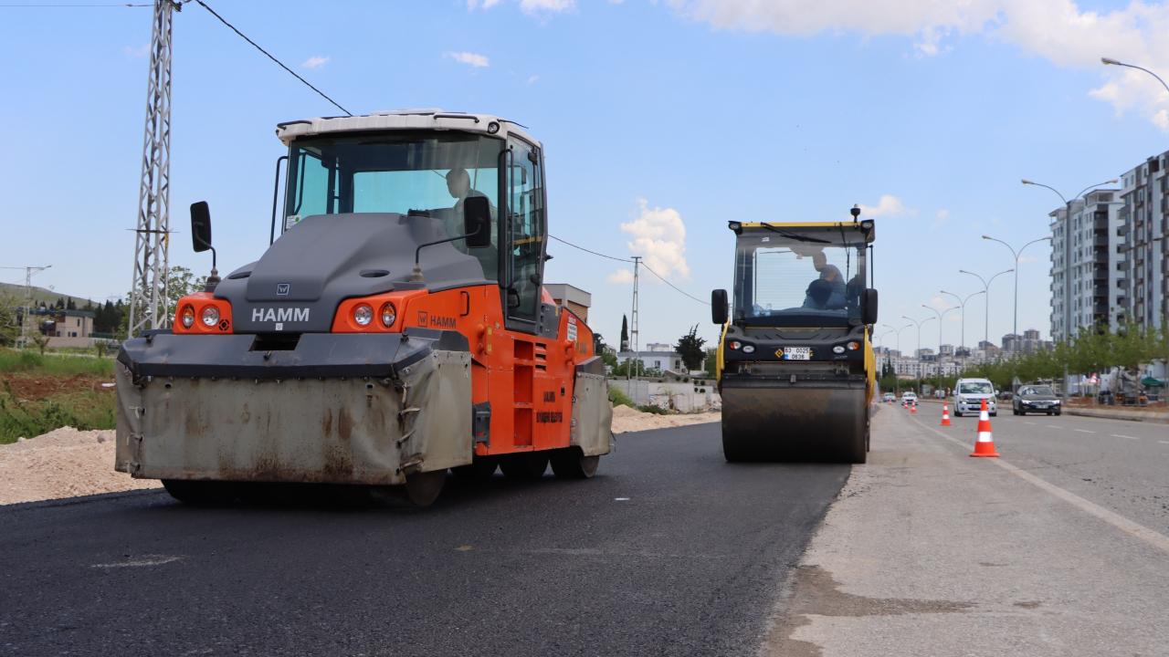 Büyükşehir, Buluntu Hoca Bulvarı’nda Asfalt Atağını Sürdürüyor