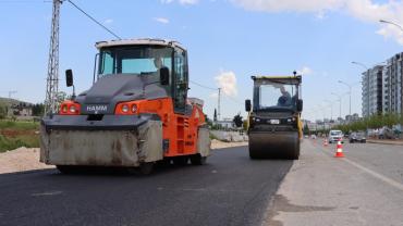 Büyükşehir, Buluntu Hoca Bulvarı’nda Asfalt Atağını Sürdürüyor