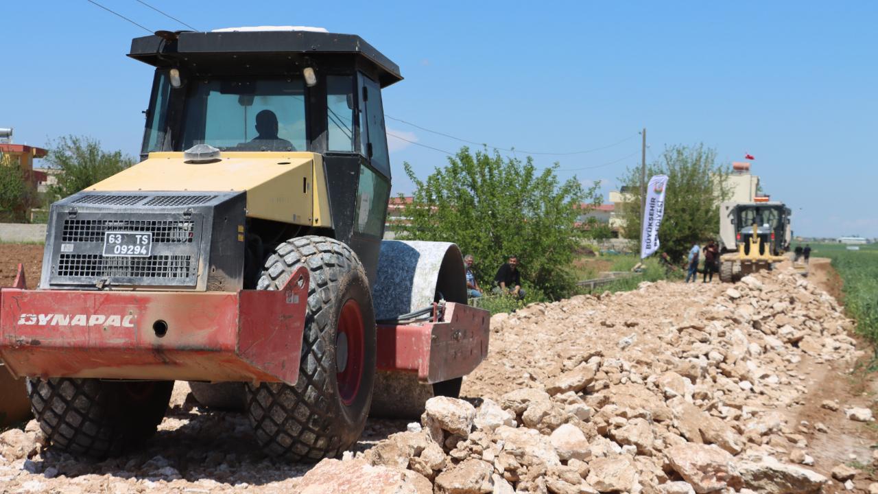 Büyükşehir, Harran’da 7,2 Kilometrelik Yolu Yeniliyor