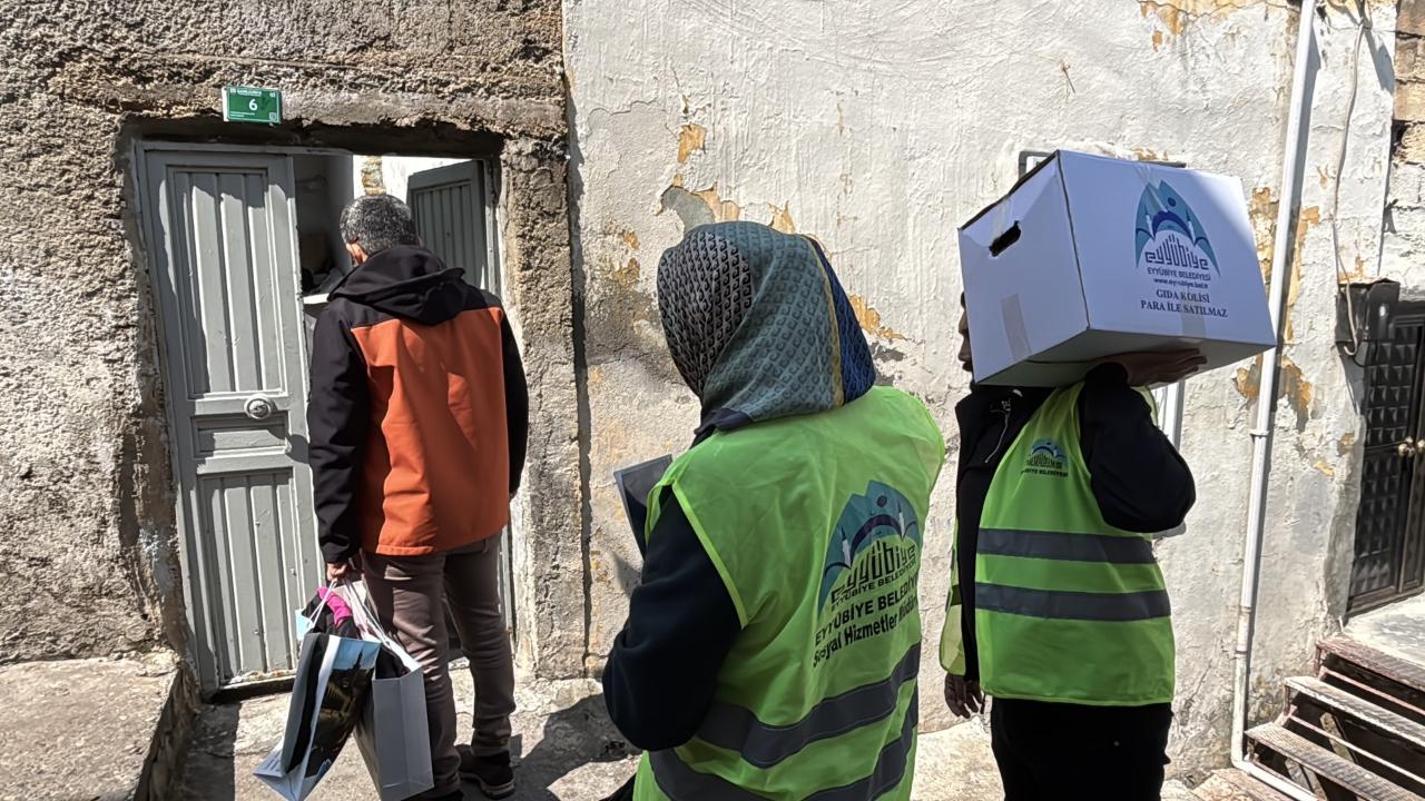 Evi Yanan Aileye Eyyübiye Belediyesi Sahip Çıktı