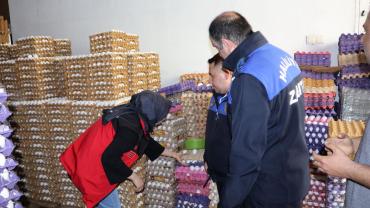 Haliliye’de Sağlıksız Depoya Baskın: 5 Bin Koli Yumurta İmha Edildi