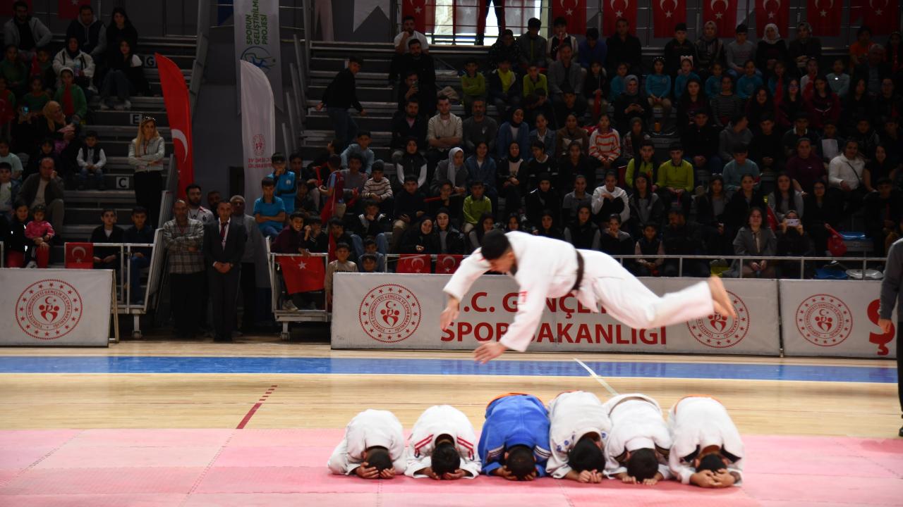Sporun Geliştirilmesi Projesinin Startı Verildi