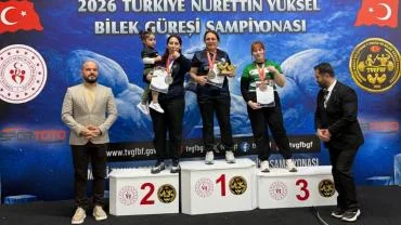 Türkiye Bilek Güreşi Şampiyonası’nda kadın sporcular takım halinde birinci