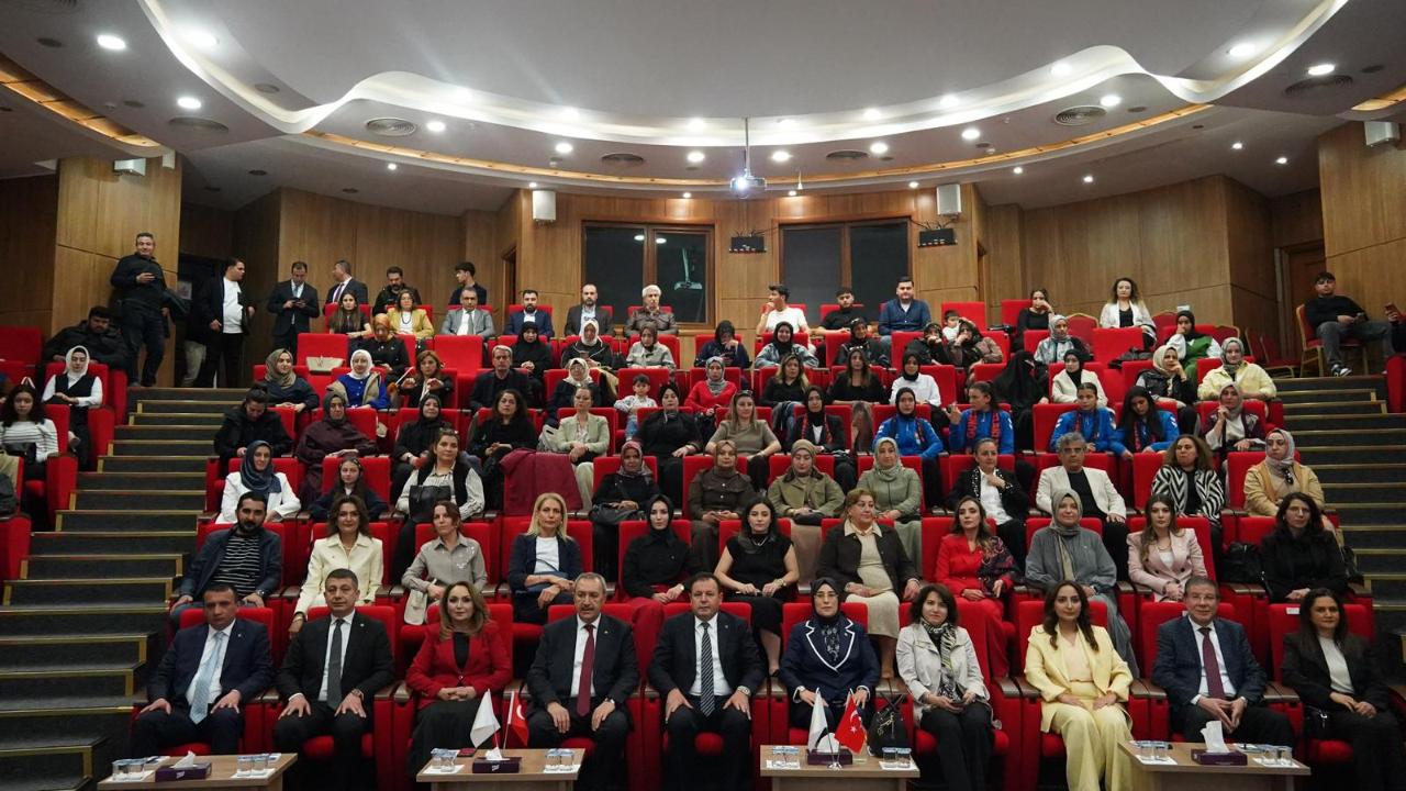 Zirvede Kadın Var Etkinliği Şanlıurfa’da Yoğun Katılımla Gerçekleştirildi